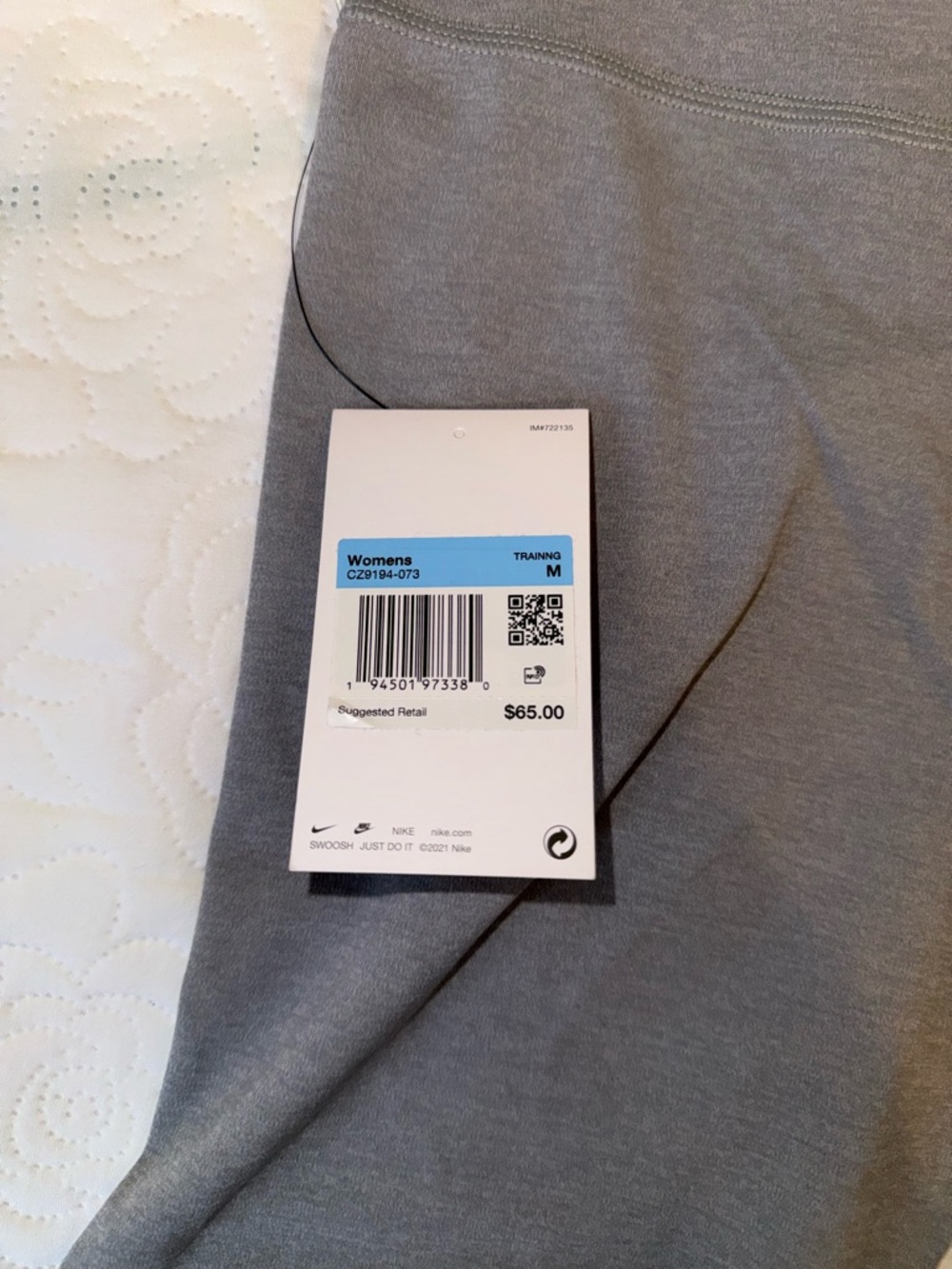 Nike Women's Gray High-Waist Bike Shorts - Picture 7 of 7